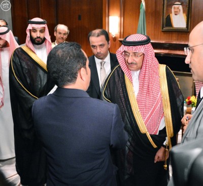 Crown Prince Mohammed bin Nayef and Deputy Crown Prince Mohammed bin Salman greet Saudi students in the U.S.