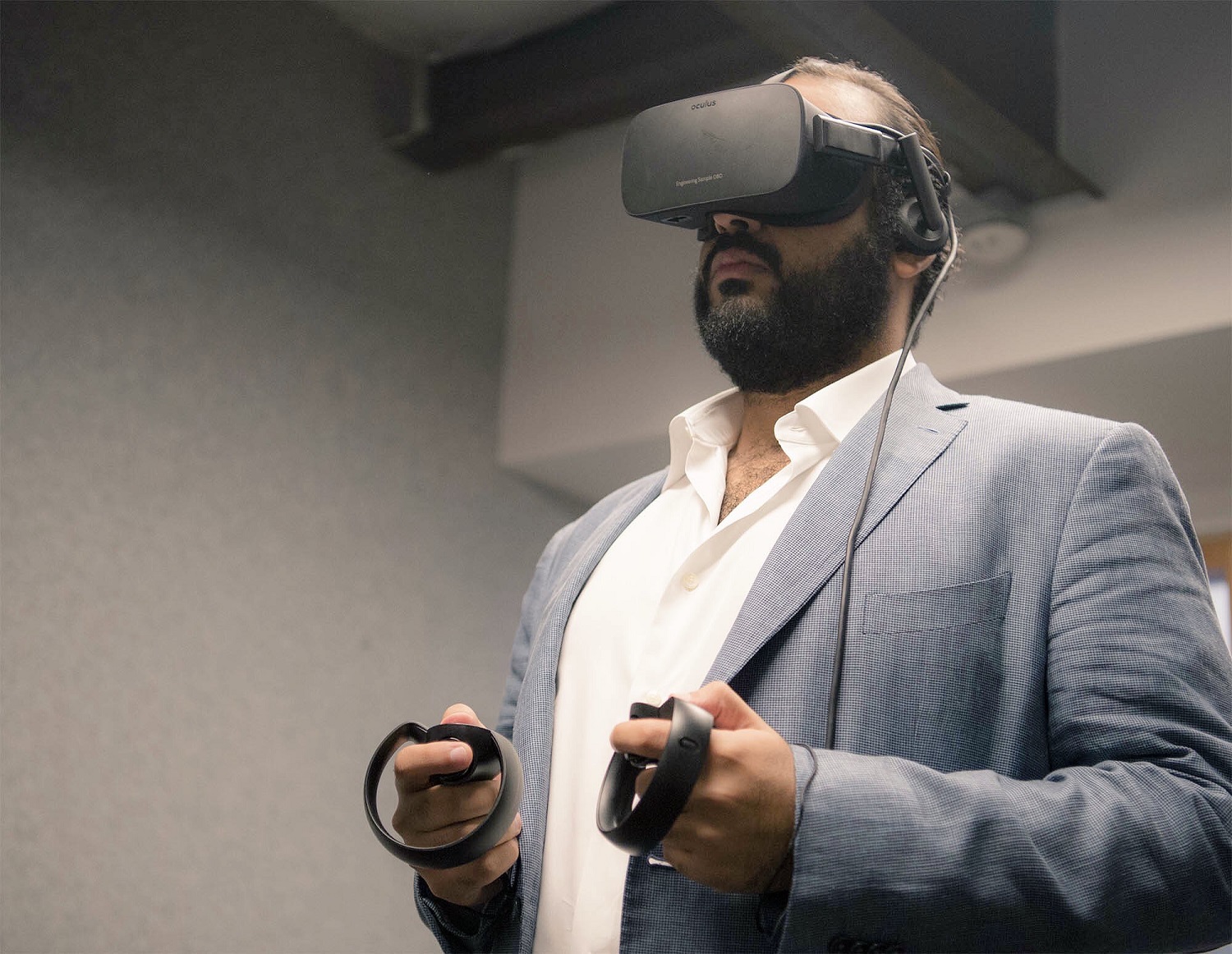 The Deputy Crown Prince tried out Oculus, the virtual reality set purchased by Facebook, Inc. 