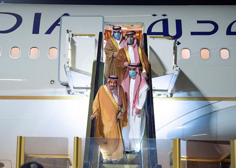 king-salman-arrives-neom-2020-sustg